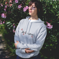 Load image into Gallery viewer, Hoodie Gray Je t'Aime With Hearts
