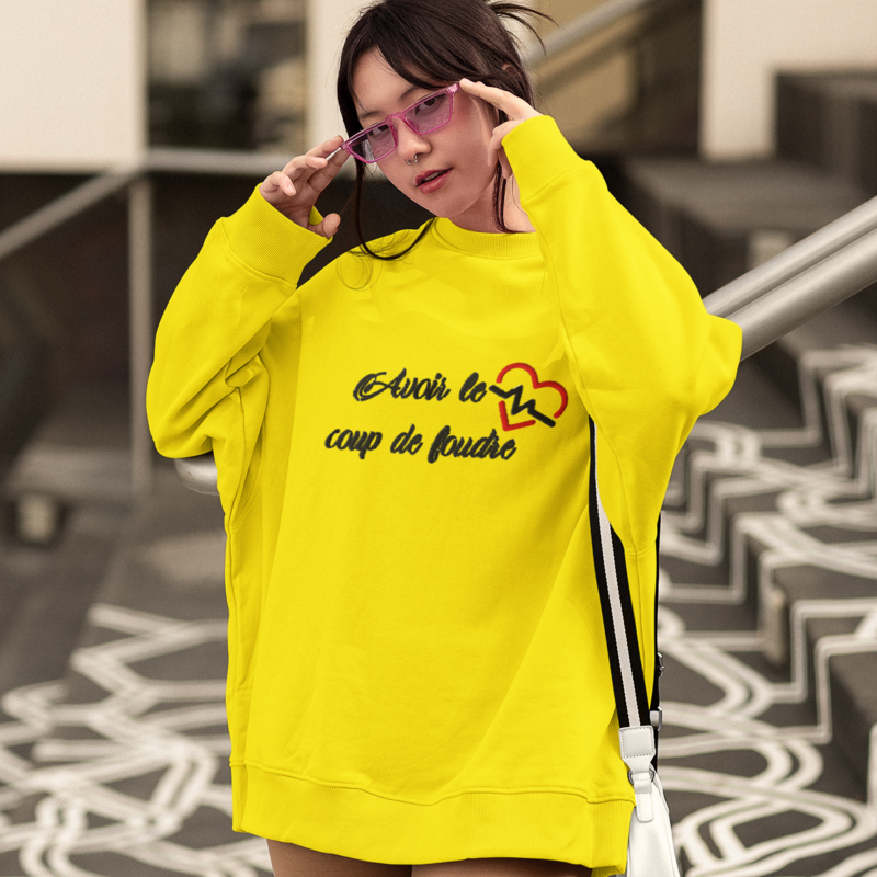 Sweater Yellow Avoir le Coup de Foudre