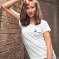 Load image into Gallery viewer, Tee Shirt White Amour With Flowers
