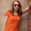 Load image into Gallery viewer, Tee Shirt Orange Je Veux un Calin Avec Toi

