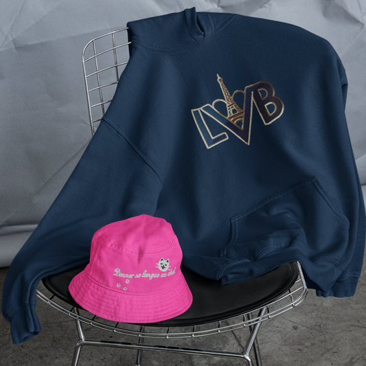 Hat Bob Pink Donner sa Langue au Chat