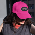 Load image into Gallery viewer, Cap Pink La Vie Est Belle Black
