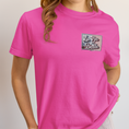 Load image into Gallery viewer, Tee Shirt Pink La Vie Est Belle Frame
