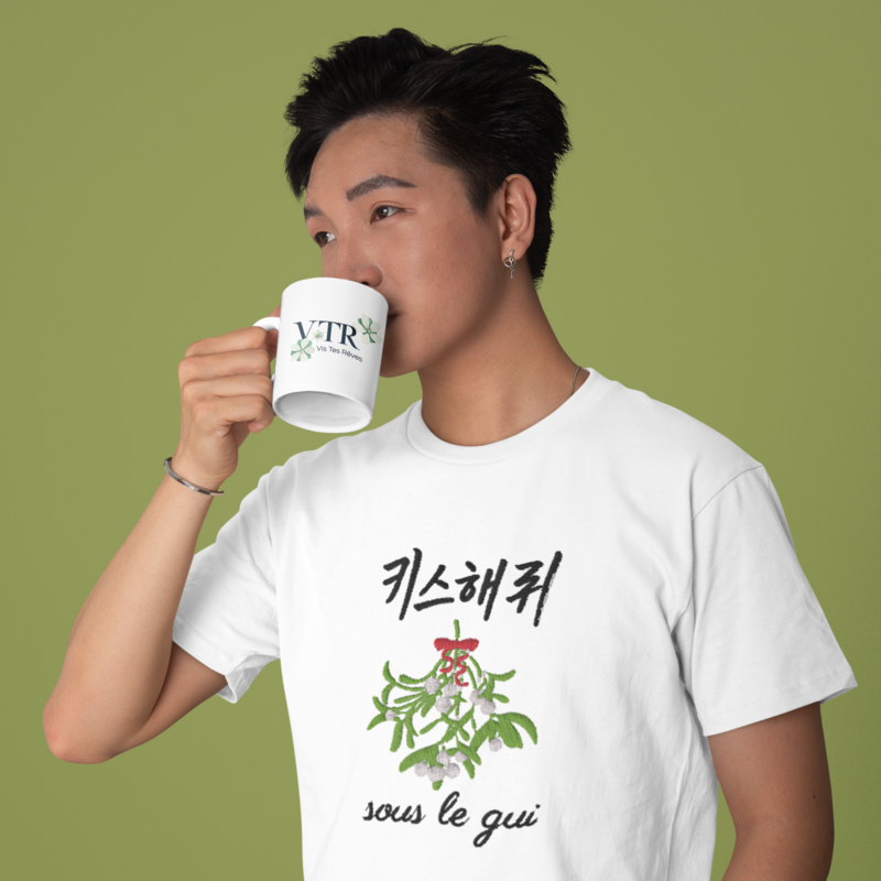Tee Shirt White Embrasse moi sous le gui French Korean