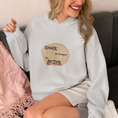 Load image into Gallery viewer, Hoodie Gray Donner sa Langue au Chat Kawaii
