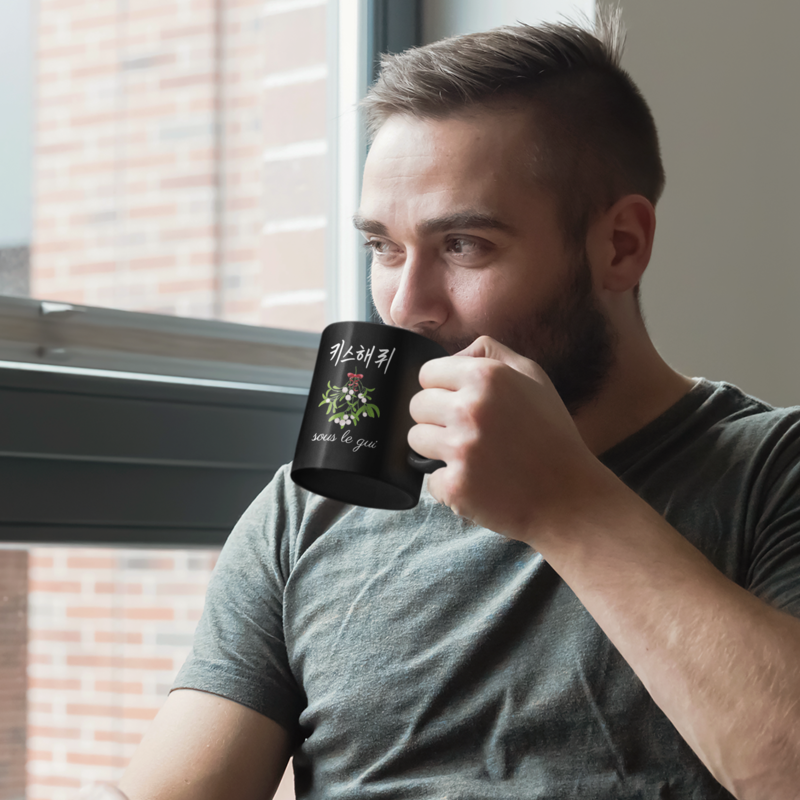 Mug Black Embrasse Moi Sous Le Gui French And Korean